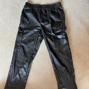 GAP Women’s Sleek Black pleather cropped Cargo Pants